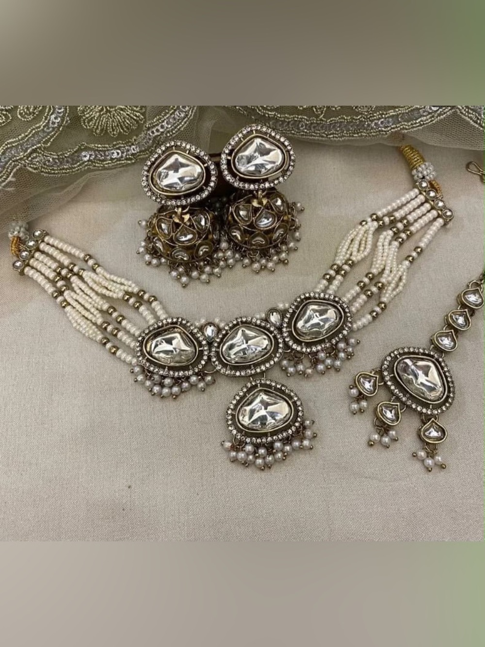 Elegant White and Gold Kundan Pearl Necklace Set